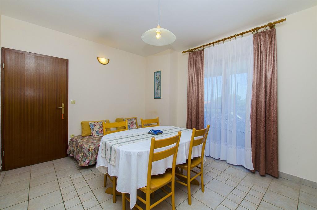 Apartments Toni Primošten Екстериор снимка